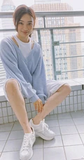 袁姗姗微博4月28日晒氧气感满满美照