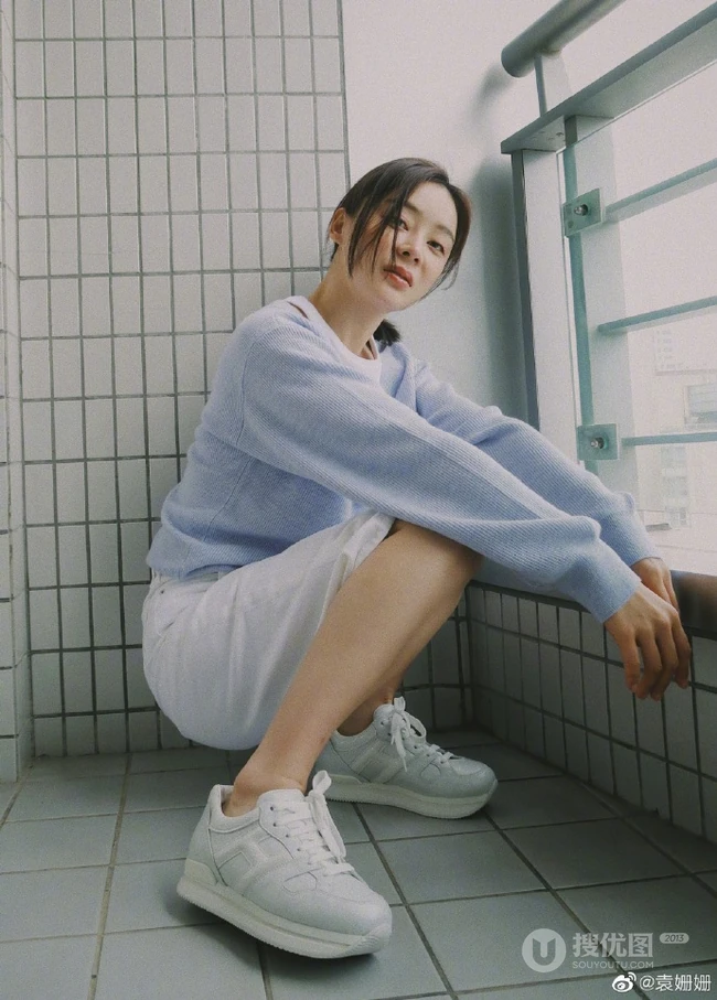 袁姗姗微博4月28日晒氧气感满满美照