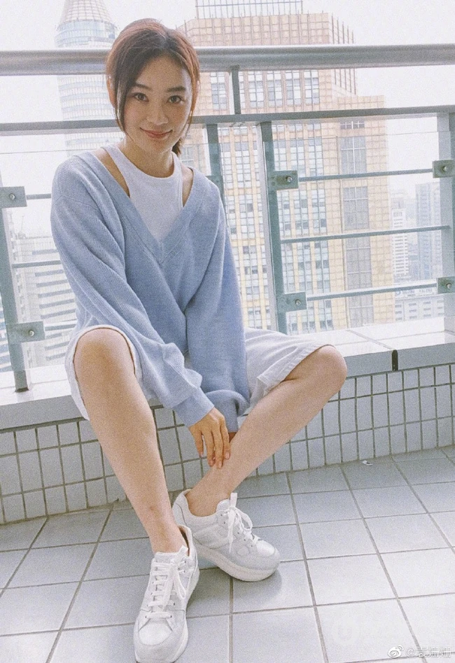 袁姗姗微博4月28日晒氧气感满满美照