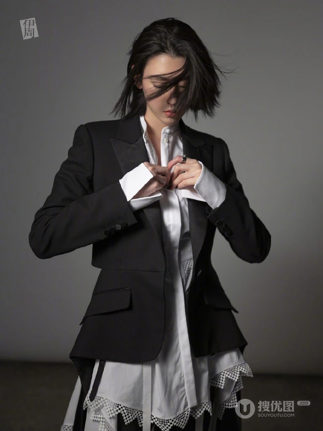 三吉彩花个性非主流格调《伊周》杂志写真图集美照