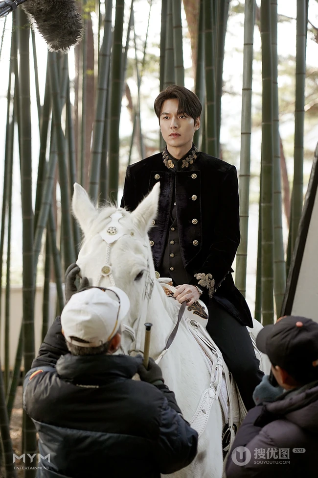 电视剧《The King：永远的君主》李敏镐拍戏花絮剧照图片