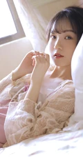 清凉肩带睡裙白皙浅粉少女室内清新吸睛私密写真图片集