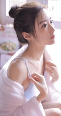 浅粉小女生肩带背心短裤显紧致完美肌肤线条感第116女生写真