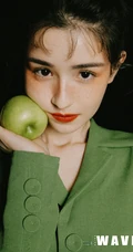 哈妮克孜漫潮四月刊杂志写真图片，乖女孩也有一颗爱冒险的心