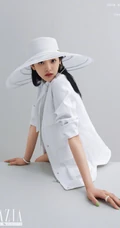 章若楠多套时尚复古时装登杂志写真图片