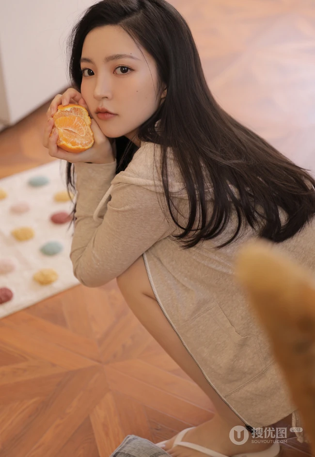 大长腿女生小姐姐居家悠闲动人小气质私密写真图片