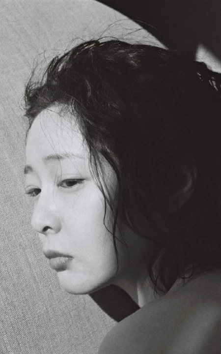 高叶忧伤感人黑白写真图片，就像那种很压抑心很累的感觉