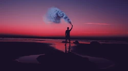 抬头望着蓝天的唯美人物5月4日推荐