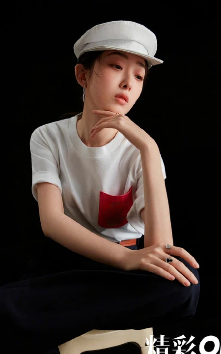 蒋梦婕安静甜美精彩OK杂志写真图片，多套穿搭时尚个性又动人