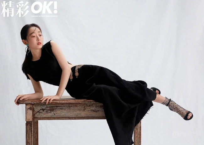 蒋梦婕安静甜美精彩OK杂志写真图片，多套穿搭时尚个性又动人