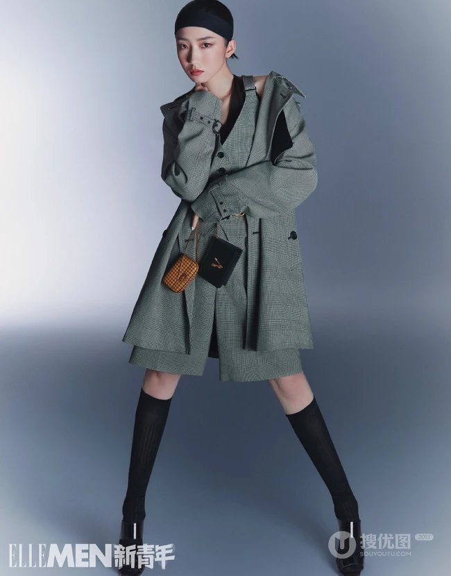 孟美岐时尚穿搭登新青年杂志写真图片