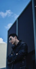 马来西亚帅气男星王冠逸可休闲可商务杂志写真封面照片