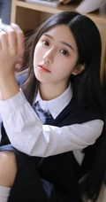 长发及腰的JK制服女生高中生清纯唯美居家看书学习写字图片