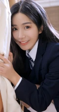 长发及腰的JK制服女生高中生清纯唯美居家看书学习写字图片