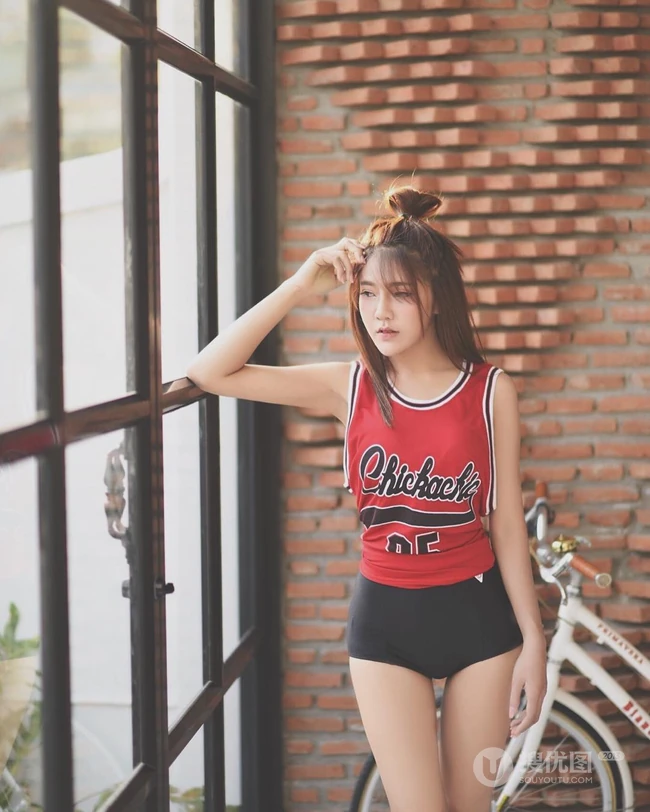 泰国超气质女生模特儿Numnim Jang真实写真，自拍，生活照图片