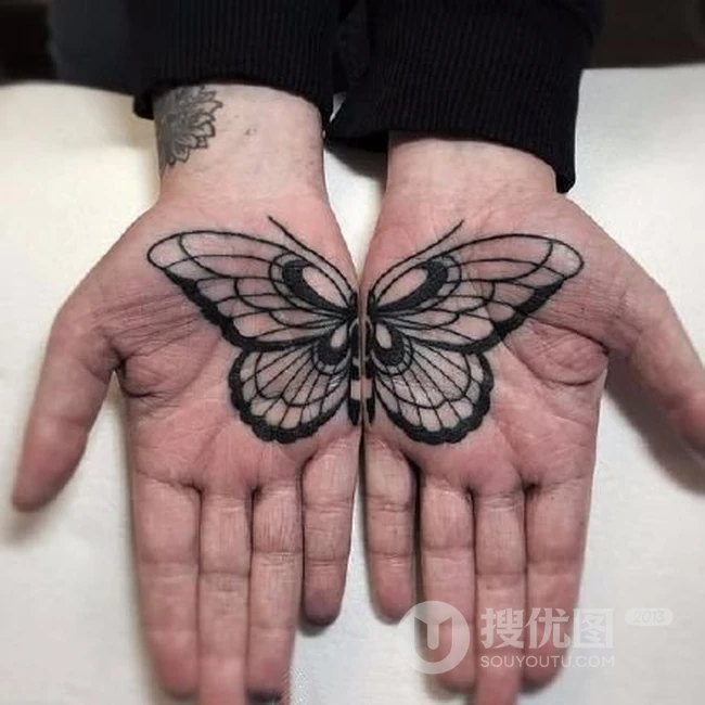 纹身手心掌心里的创意纹身图案男图片 第1张
