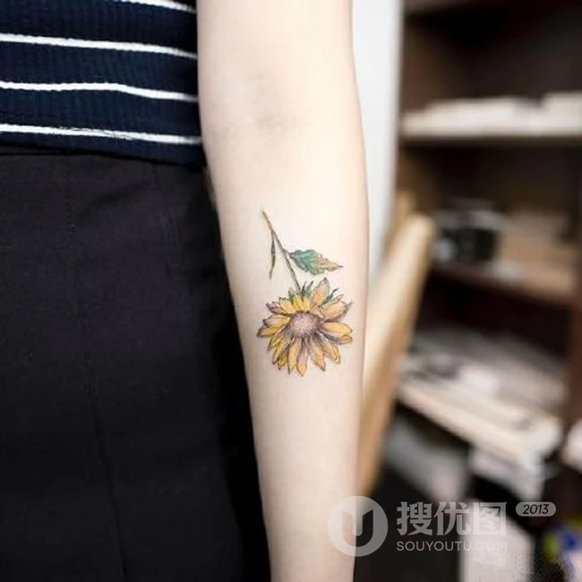唯美小清新花朵，绿叶，花瓣系列女生纹身小图案图片欣赏 第15张