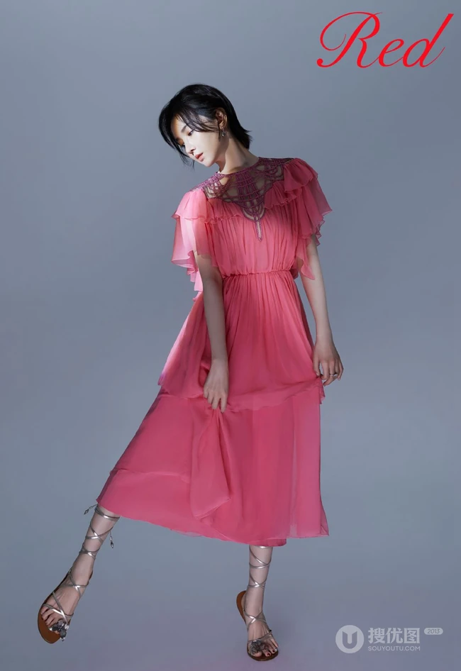 陈小纭多套服饰诠释典雅甜美杂志写真图片