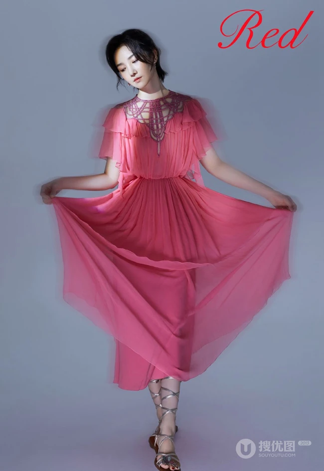 陈小纭多套服饰诠释典雅甜美杂志写真图片