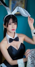 戴着兔耳朵的气质漂亮线条感网袜小姐姐鳗鱼霏儿高清cos图片