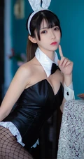 戴着兔耳朵的气质漂亮线条感网袜小姐姐鳗鱼霏儿高清cos图片