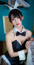 戴着兔耳朵的气质漂亮线条感网袜小姐姐鳗鱼霏儿高清cos图片