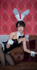 戴着兔耳朵的气质漂亮线条感网袜小姐姐鳗鱼霏儿高清cos图片