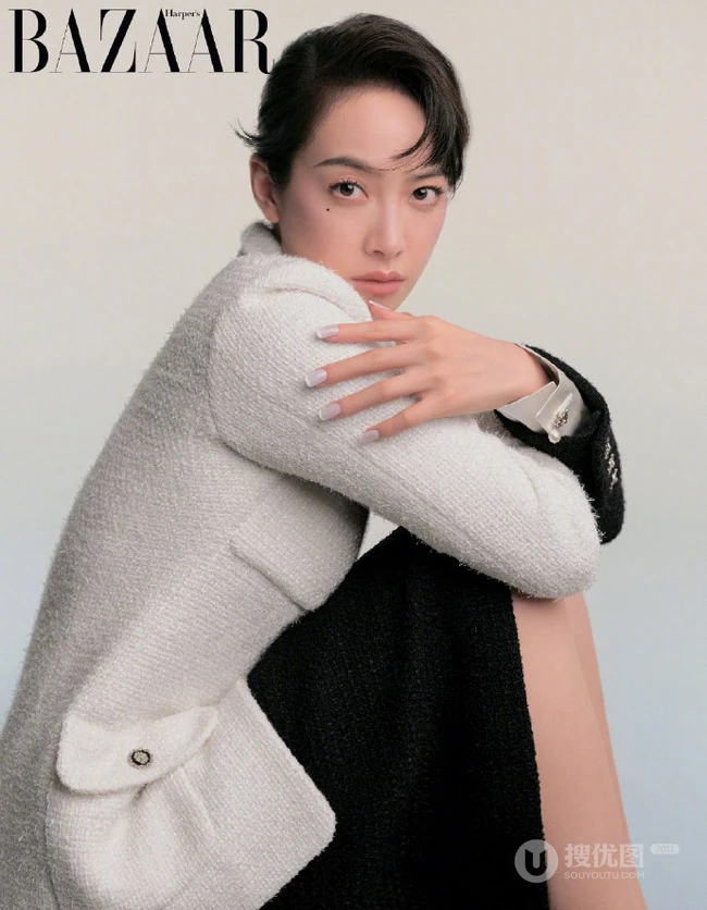 宋茜俏皮卷曲短发造型登杂志写真图片