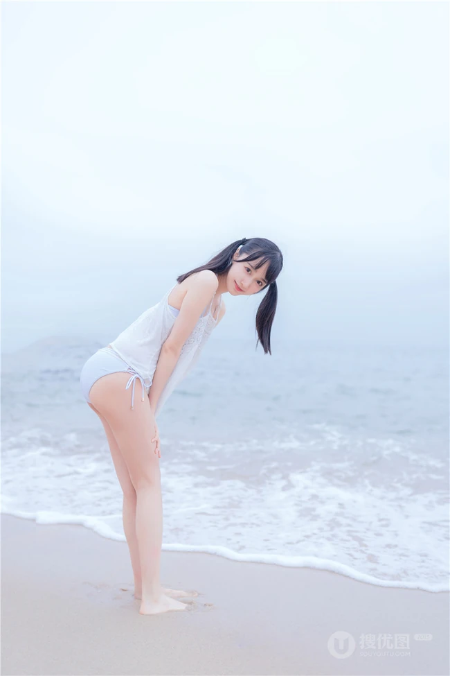夏日海边穿着清凉的双马尾辫软可爱女生唯美清新写真图片