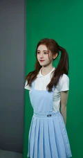 鞠婧祎拍摄儿童节主题可爱花絮图片