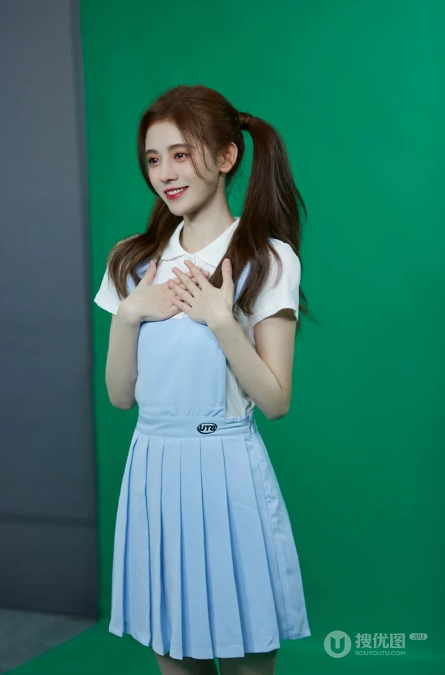 鞠婧祎拍摄儿童节主题可爱花絮图片