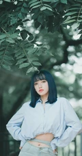 程潇在树荫下拍摄的一组超美写真图片