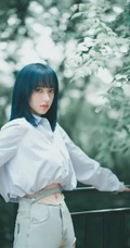 程潇在树荫下拍摄的一组超美写真图片