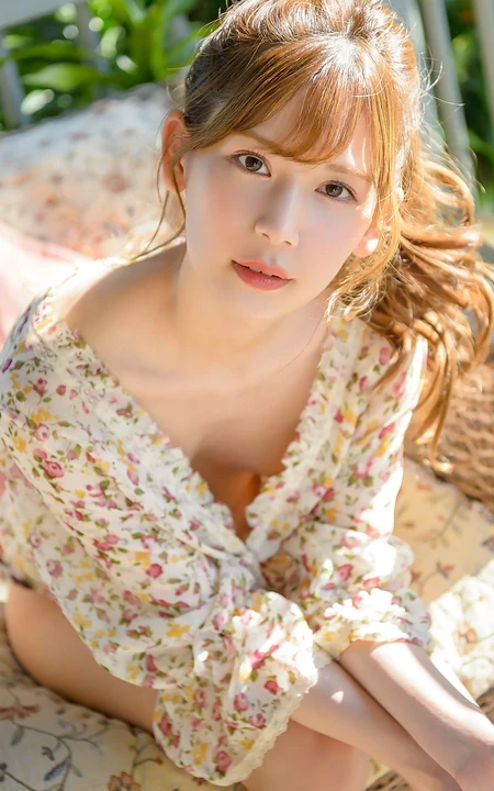 明里紬图片，明里紬小碎花裙清新手机壁纸图片