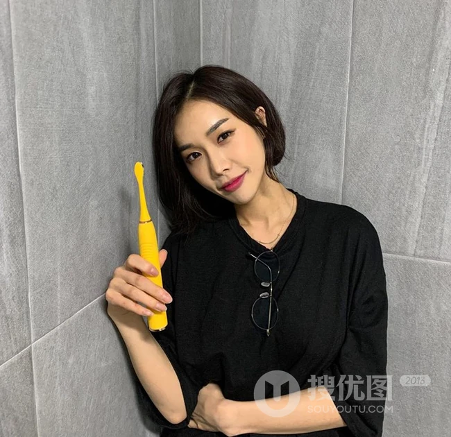 知性女生短发图片，女生2020最新款短发齐肩发型甜美图片 第15张