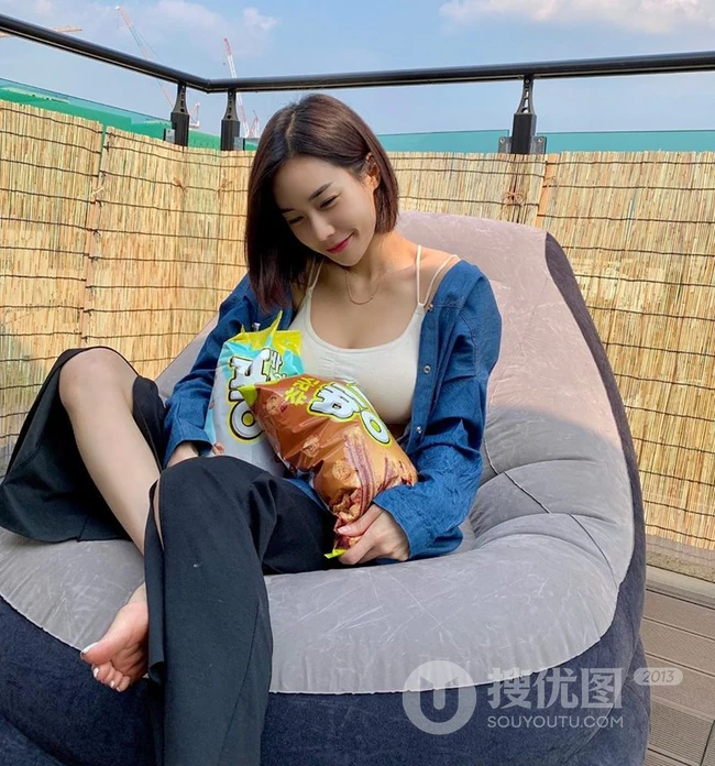 知性女生短发图片，女生2020最新款短发齐肩发型甜美图片 第17张