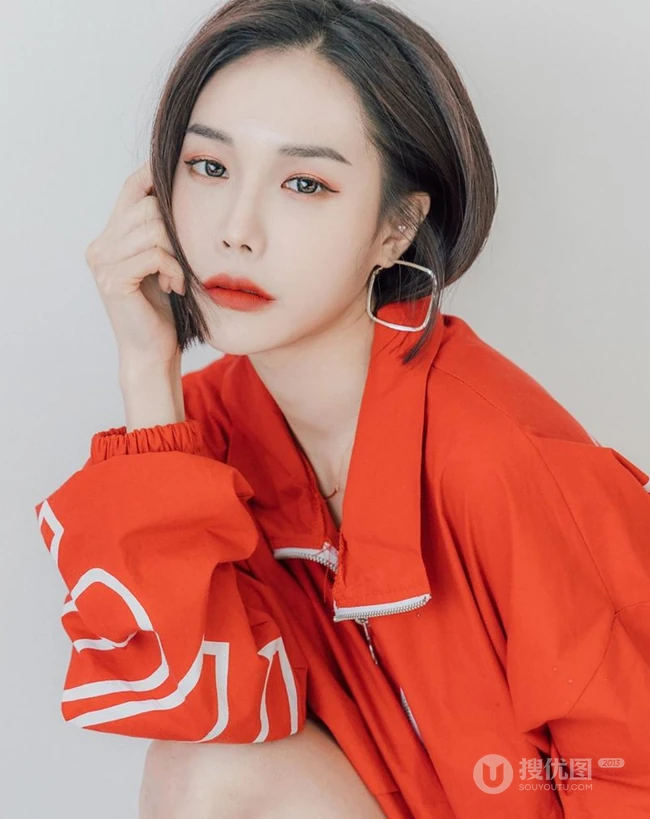 知性女生短发图片，女生2020最新款短发齐肩发型甜美图片 第13张
