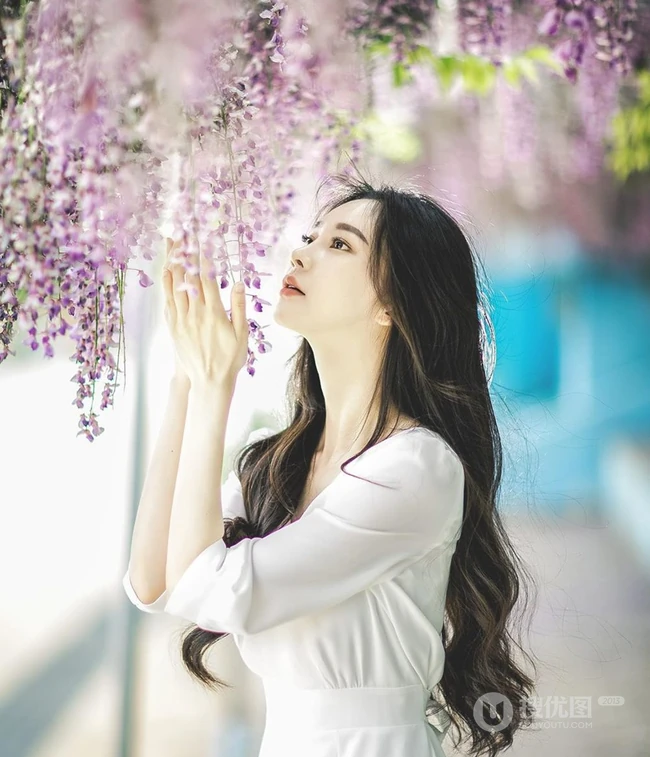 2020最洋气的减龄发型，长发波浪卷发型女生图片欣赏 第7张