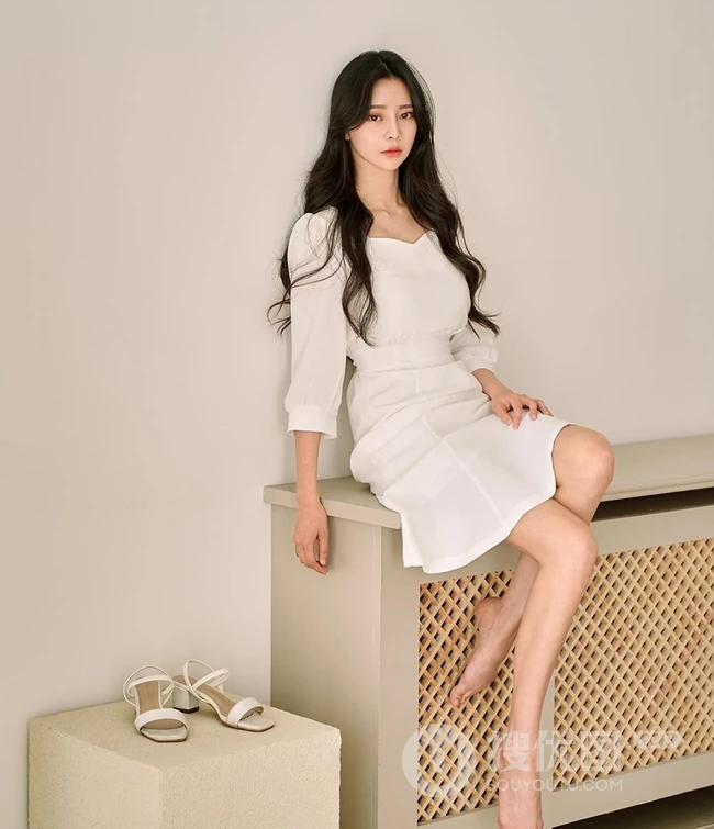 2020最洋气的减龄发型，长发波浪卷发型女生图片欣赏 第8张