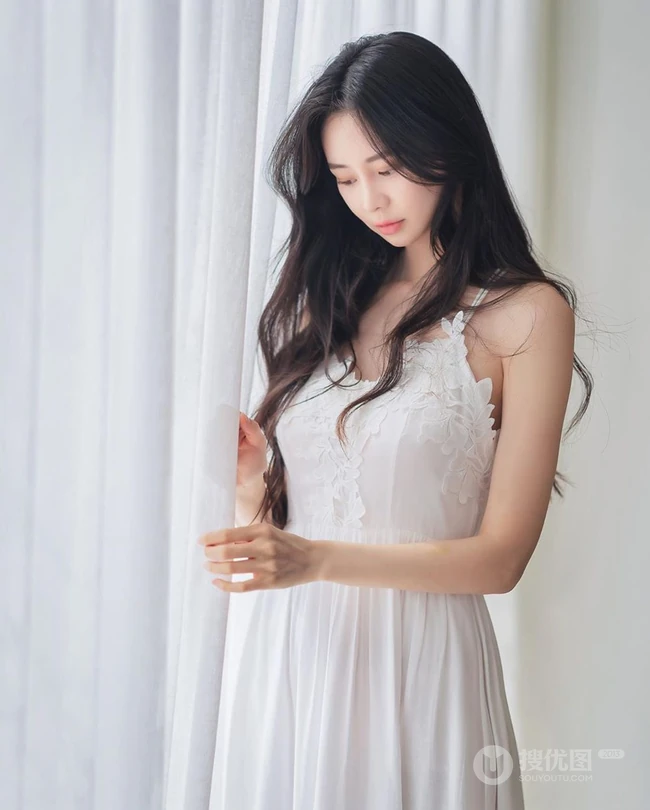 2020最洋气的减龄发型，长发波浪卷发型女生图片欣赏 第11张
