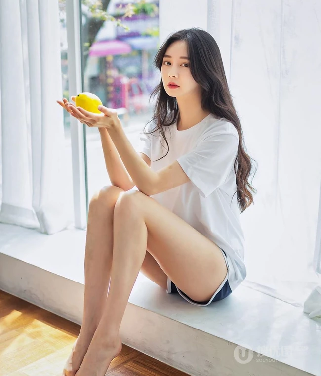 2020最洋气的减龄发型，长发波浪卷发型女生图片欣赏 第5张