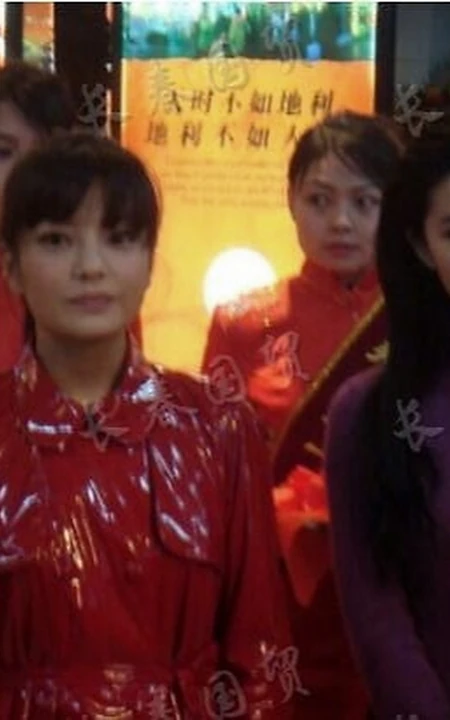 美人时光机-12年前的赵薇刘亦菲参加活动同框青涩旧照