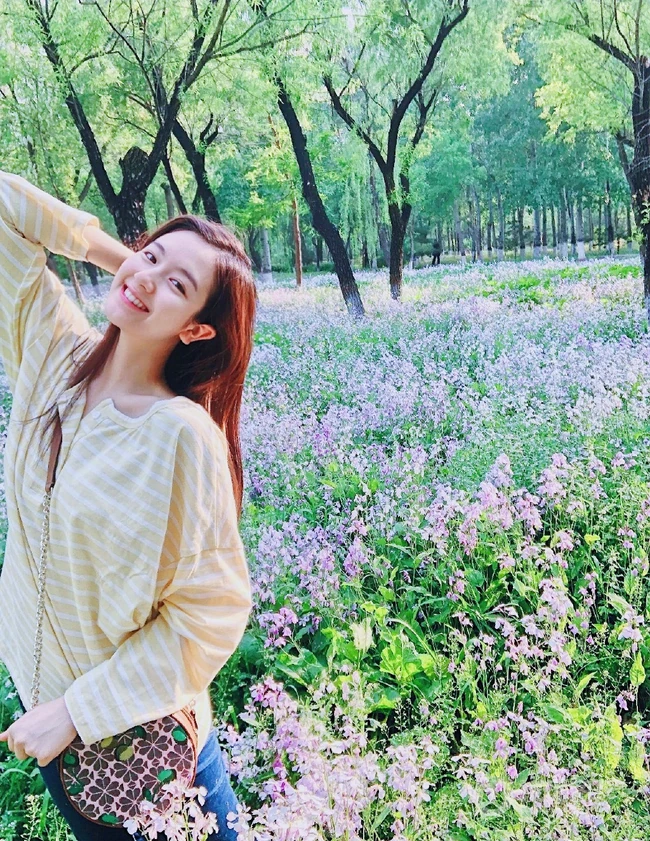 李兰迪小树林清新唯美照片