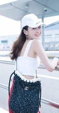 郑合惠子运动背心长裤街拍写真图片