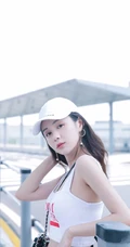 郑合惠子运动背心长裤街拍写真图片