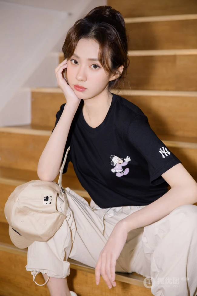 郑合惠子运动休闲装系列好看图片