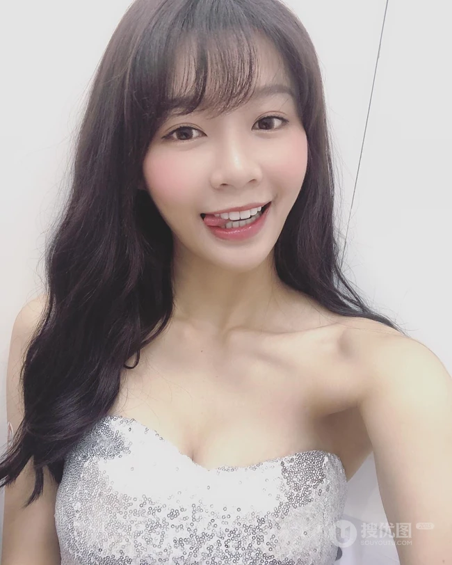 台湾啦啦队女生正妹陈怡叡气质甜美自拍，写真，生活照图片图集