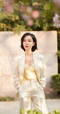 陈数街边花树下唯美浪漫写真图片，美过18岁少女