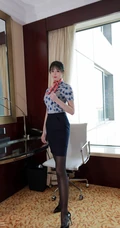 甜美型小脸女生yoo优优紧身空乘制服短裙显气质线条感线条写真图集