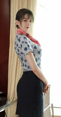 甜美型小脸女生yoo优优紧身空乘制服短裙显气质线条感线条写真图集